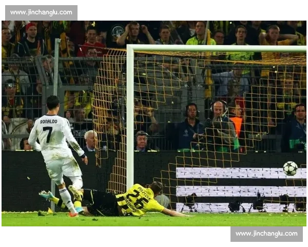 多特厨房改造烧光千万欧!今夏转会预算缩水至 3000 万,引援陷入两难困境 多特厨房改造烧光千万欧!今夏转会预算缩水至 3000 万,引援陷入两难困境